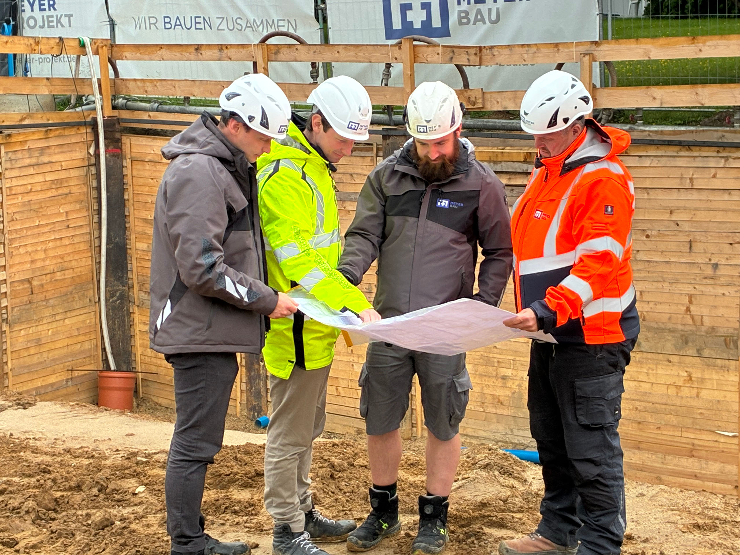 Planer auf Baustelle