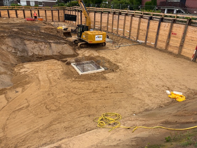 Baustelle mit Bagger