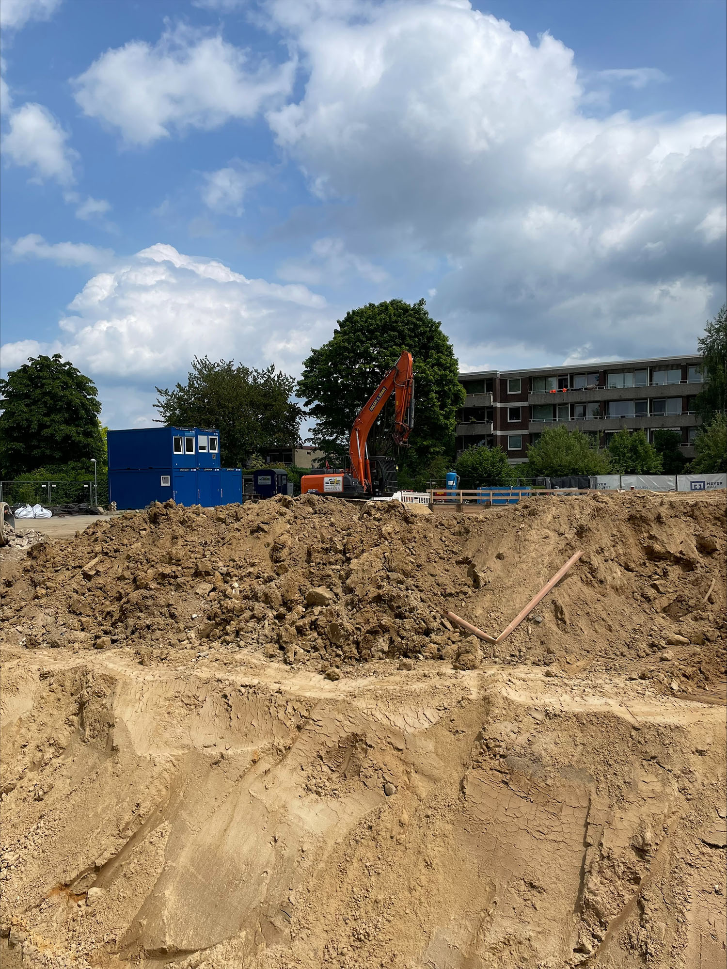Erdbewegung auf der Baustelle